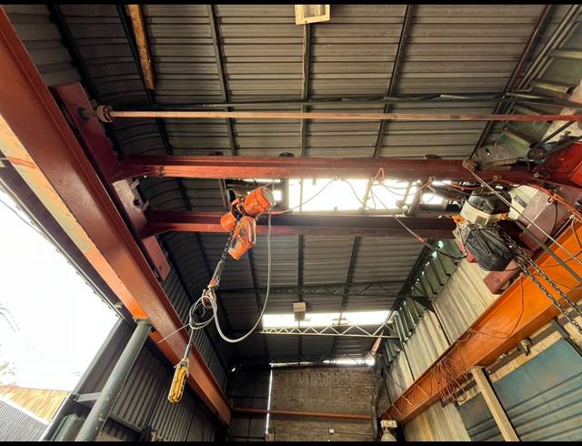 1,400M² WORKSHOP FOR SALE IN VULCANIA